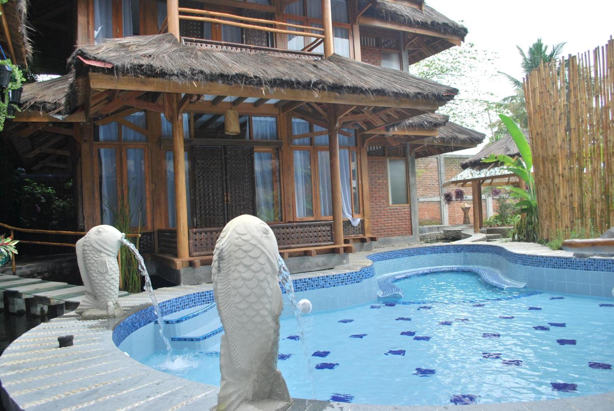 Kampung Sumber Alam Garut Hotel Bilik gambar